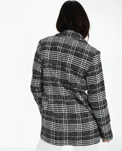 ABRIGO AMERICANA · BLANCO Y NEGRO