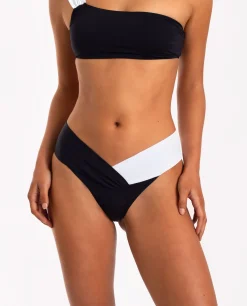 BIKINI MAHÓN · BLANCO Y NEGRO