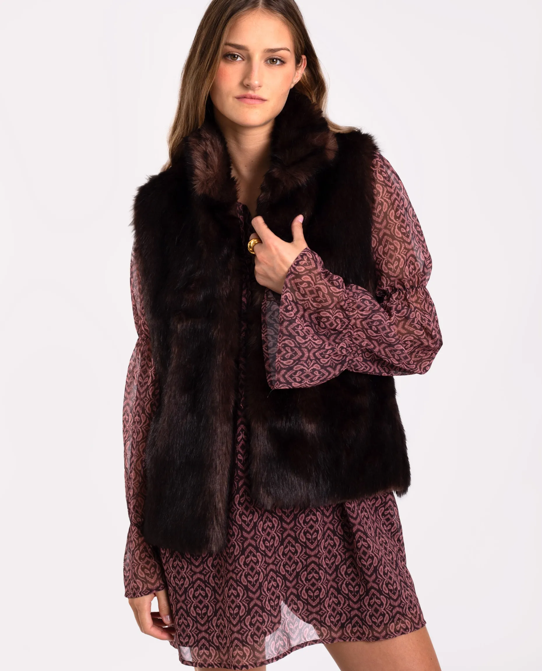 CHALECO MAKE A WAY · NEGRO Y MARRÓN