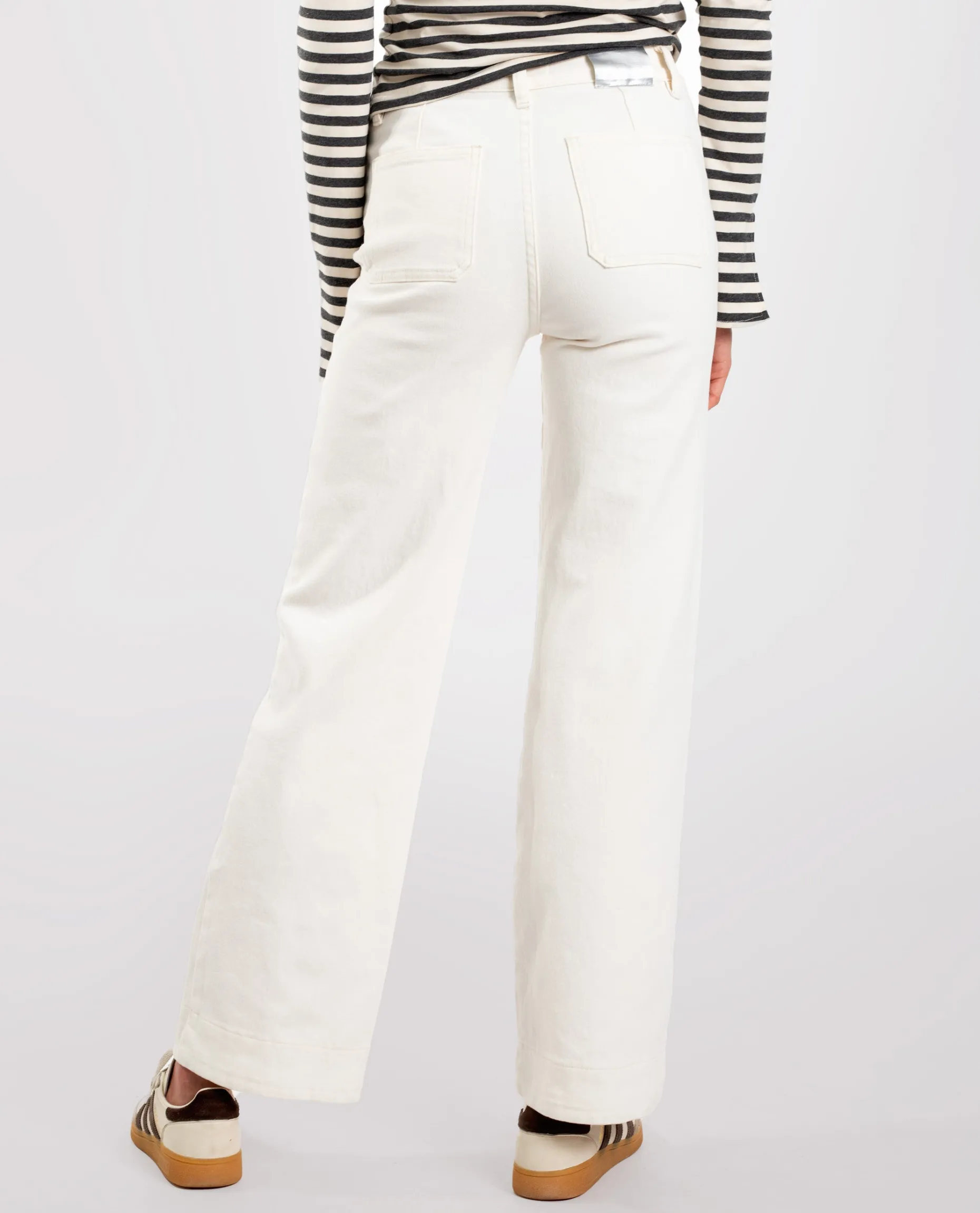 JEANS NOT TO DECIDE · CRUDO