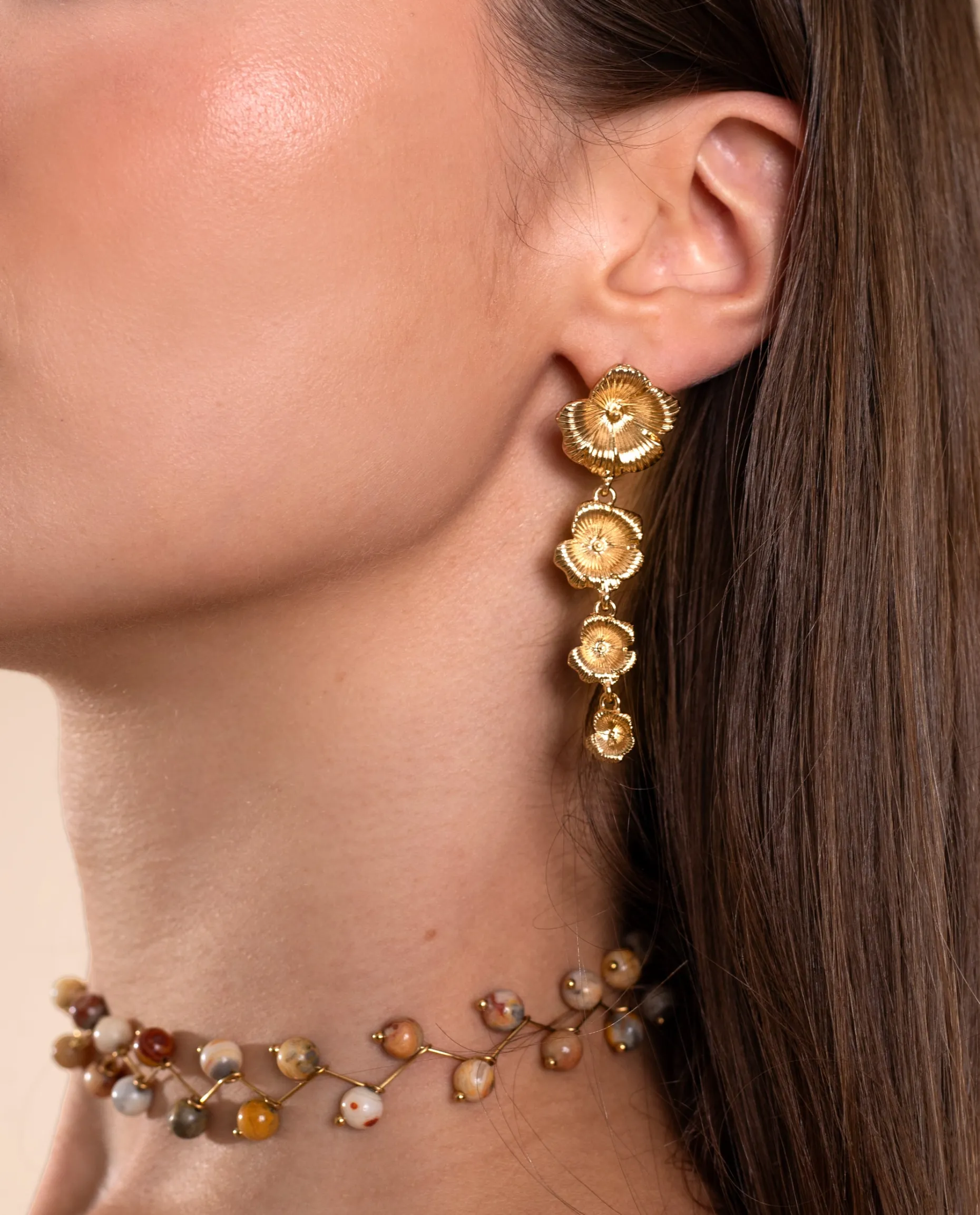 PENDIENTES DANGLE POPPY · DORADO