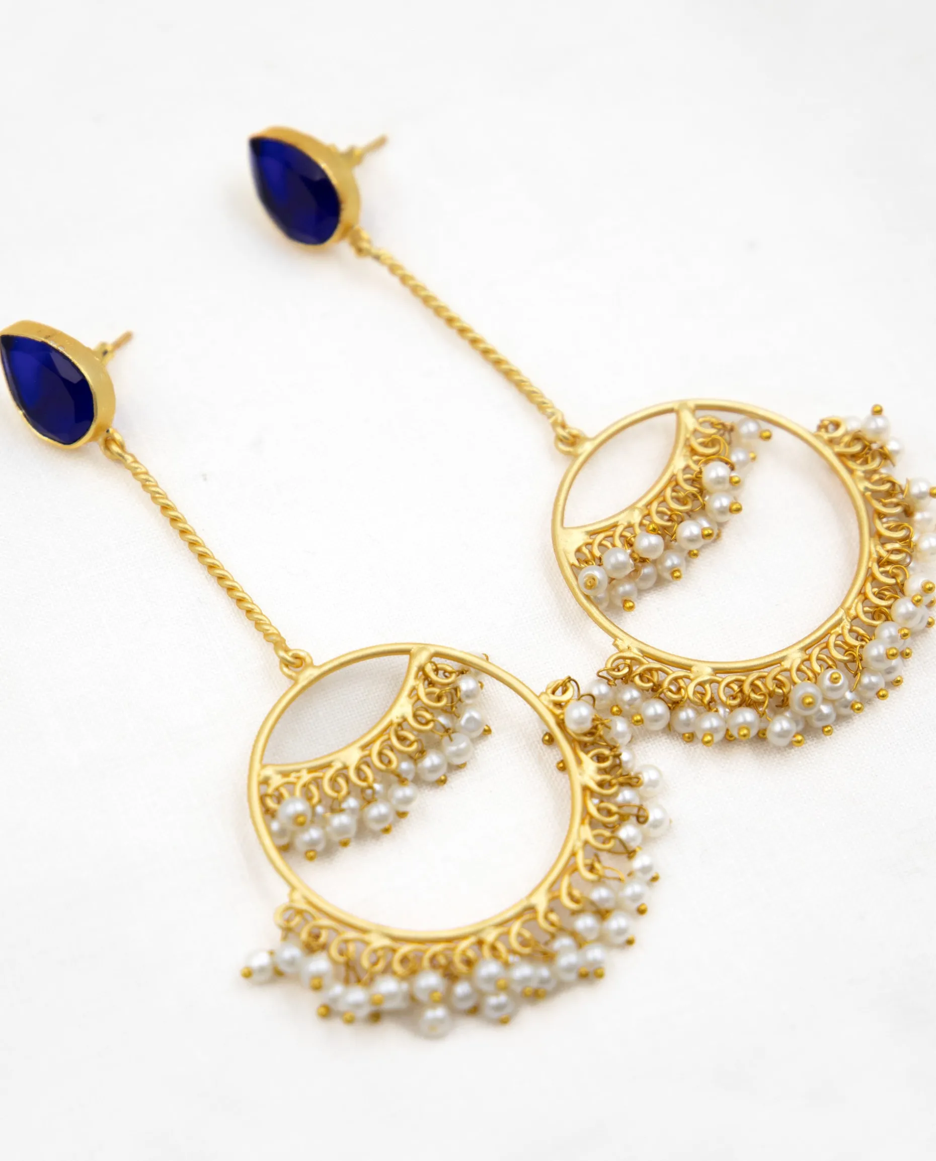 PENDIENTES GOLDSTONE · DORADO Y AZUL