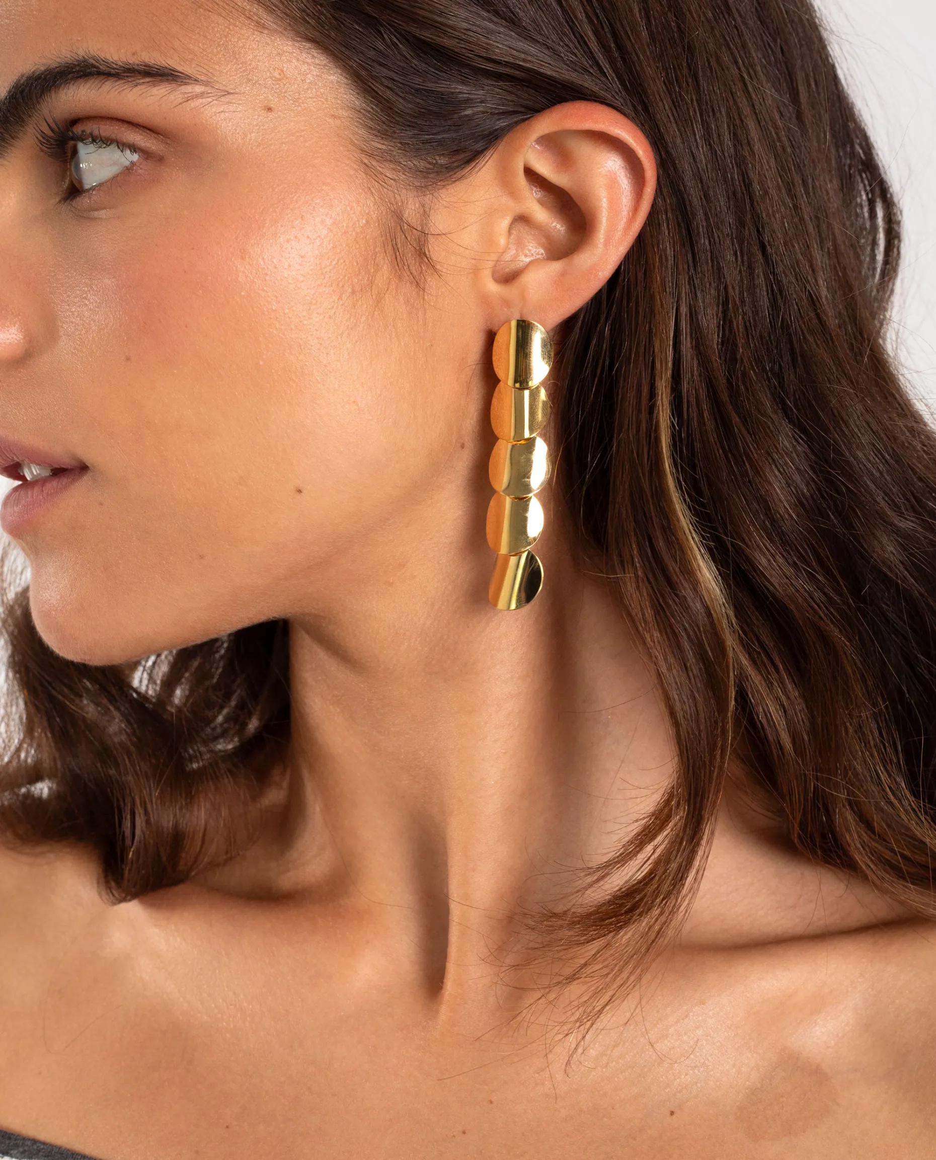 PENDIENTES MOONS · ACERO BAÑO ORO