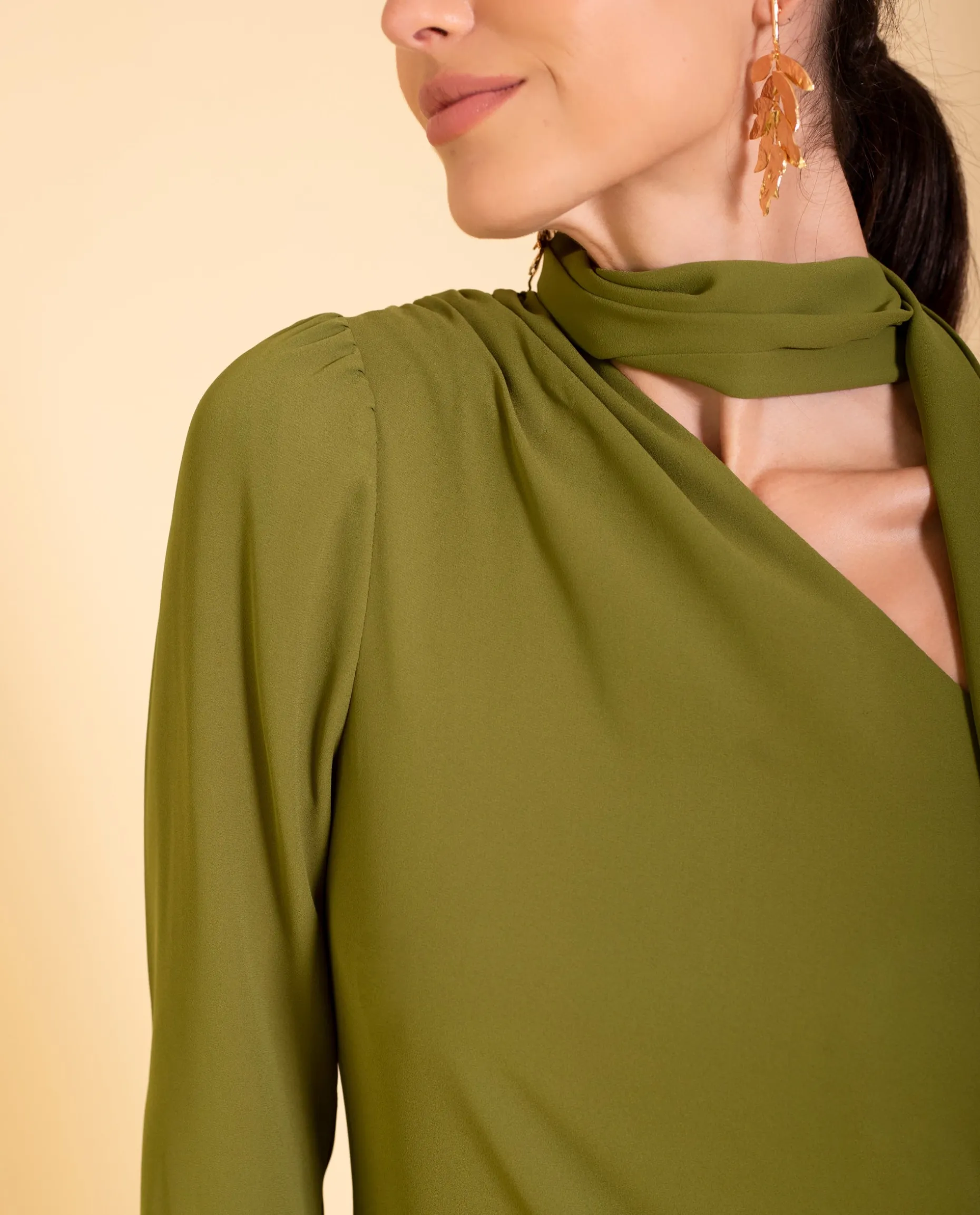 VESTIDO MRS. DE ROJAS · VERDE OLIVA