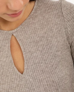 VESTIDO SPOTLIGHT · BEIGE